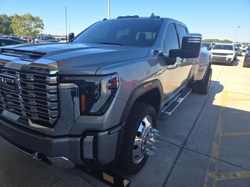 2025 GMC Sierra 3500 Denali