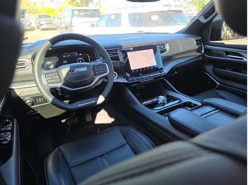 Baltic Gray Metallic Clearcoat 2024 Jeep Wagoneer Series II Carbide 4x2