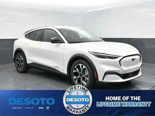 Star White Metallic Tri-Coat 2025 Ford Mustang Mach-E Select