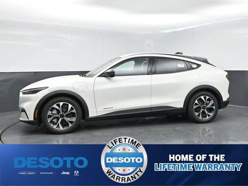 Star White Metallic Tri-Coat 2025 Ford Mustang Mach-E Select