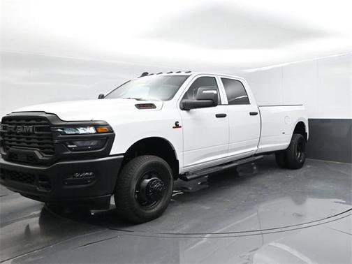 2025 RAM 3500 Tradesman Crew Cab 4x4 8' Box