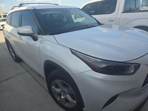 2023 Toyota Highlander LE