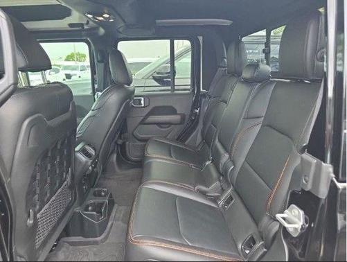 Black Clearcoat 2023 Jeep Gladiator Mojave 4x4