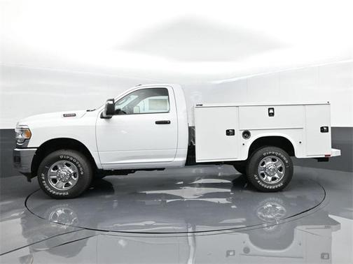 2023 RAM 3500 Tradesman Regular Cab 4x4 8' Box