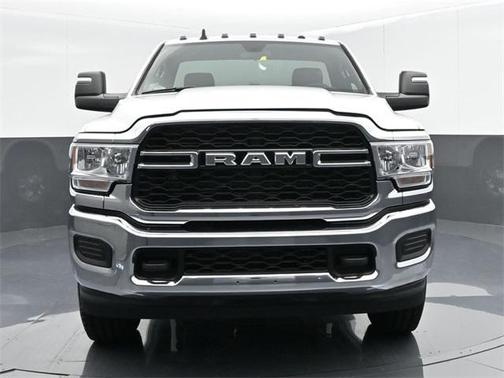 2023 RAM 3500 Tradesman Regular Cab 4x4 8' Box