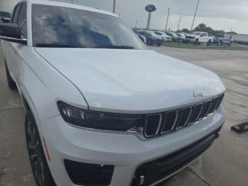 Bright White Clearcoat 2023 Jeep Grand Cherokee Overland