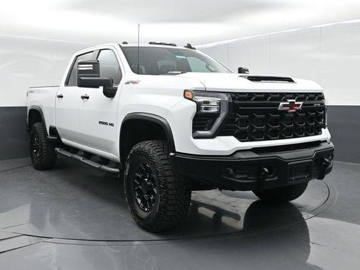 2024 Chevrolet Silverado 2500 4WD Crew Cab Standard Bed ZR2