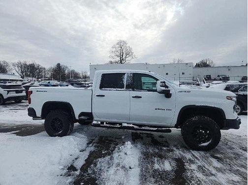2024 Chevrolet Silverado 2500 4WD Crew Cab Standard Bed ZR2