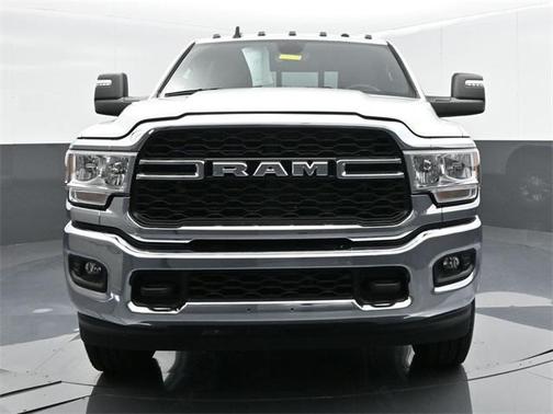 2023 RAM 2500 Tradesman Crew Cab 4x4 8' Box