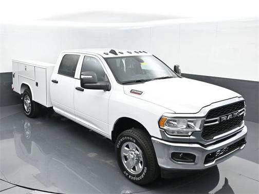 2023 RAM 2500 Tradesman Crew Cab 4x4 8' Box
