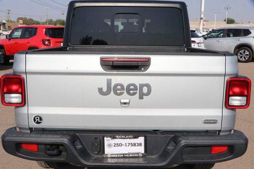 2023 Jeep Gladiator Overland