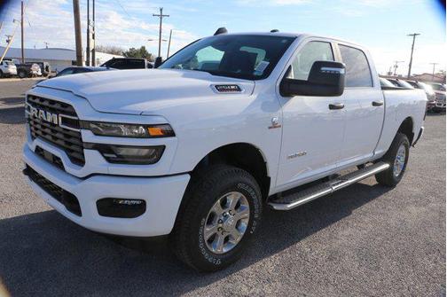 Bright White Clearcoat 2026 RAM 2500 Big Horn Crew Cab 4x4 6'4' Box
