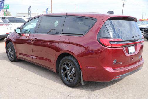 2023 Chrysler Pacifica Hybrid Limited