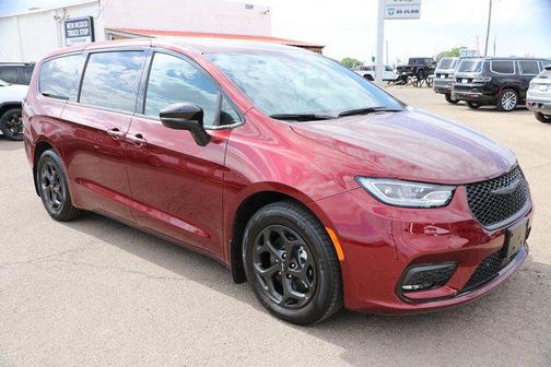 2023 Chrysler Pacifica Hybrid Limited