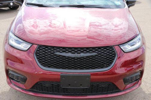 2023 Chrysler Pacifica Hybrid Limited