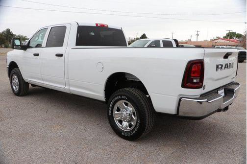 Bright White Clearcoat 2026 RAM 2500 Tradesman Crew Cab 4x4 8' Box