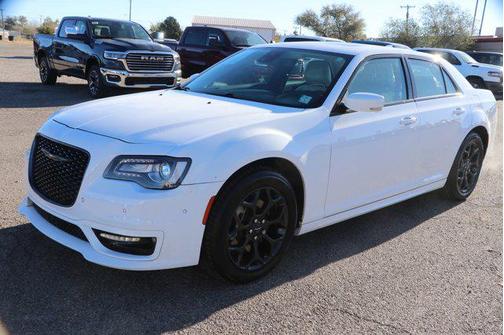 2021 Chrysler 300 Touring