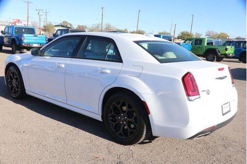 2021 Chrysler 300 Touring