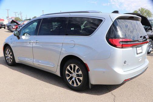 2023 Chrysler Pacifica L