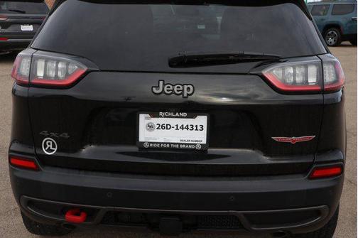 Diamond Black Crystal Pearlcoat 2019 Jeep Cherokee Trailhawk Elite