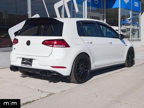 2018 Volkswagen Golf R 2.0T DSG