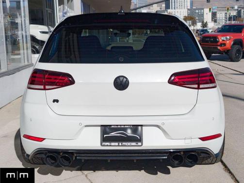 2018 Volkswagen Golf R 2.0T DSG