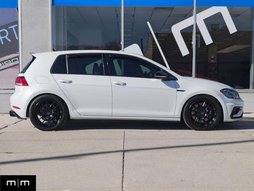 2018 Volkswagen Golf R 2.0T DSG