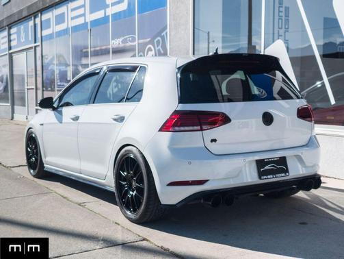 2018 Volkswagen Golf R 2.0T DSG