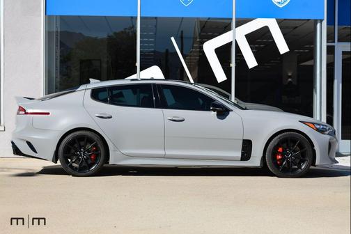 Ceramic Silver 2022 Kia Stinger GT2