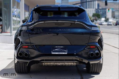 Q Oberon Black 2025 Aston Martin DBX 707