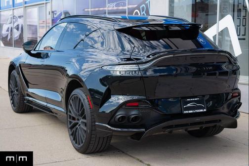 Q Oberon Black 2025 Aston Martin DBX 707