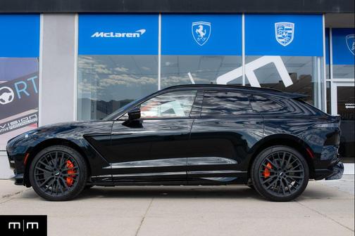 Q Oberon Black 2025 Aston Martin DBX 707