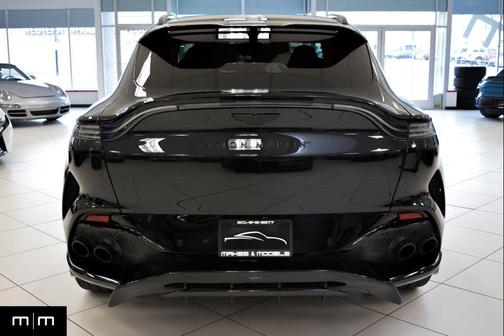 Q Oberon Black 2025 Aston Martin DBX 707