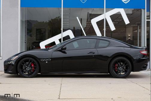 Nero Carbonio Metallic 2017 Maserati GranTurismo Sport