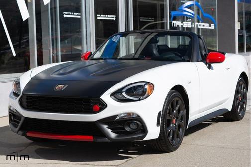 Brillante White 2019 FIAT 124 Spider Base