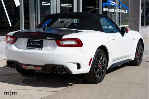 Brillante White 2019 FIAT 124 Spider Base
