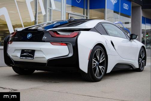 2015 BMW i8 Hybrid