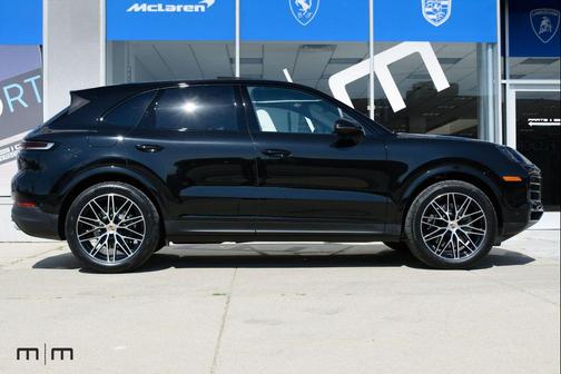 Chromite Black Metallic 2026 Porsche Cayenne Cayenne