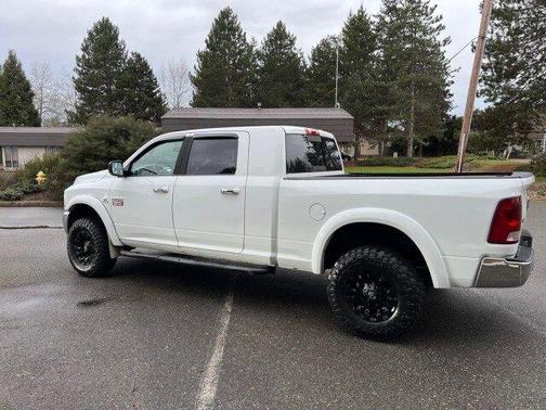Photo 5 of 32 of 2010 Dodge Ram 2500 SLT