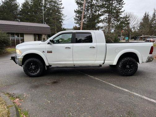 Photo 4 of 32 of 2010 Dodge Ram 2500 SLT