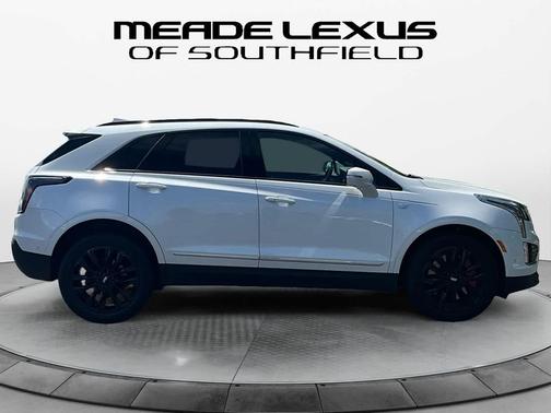 Crystal White Tricoat 2023 Cadillac XT5 Sport