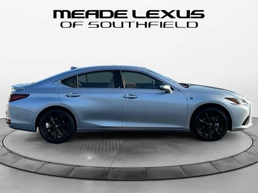 2025 Lexus ES 300h F SPORT Design