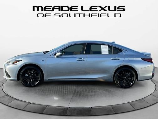 2025 Lexus ES 300h F SPORT Design