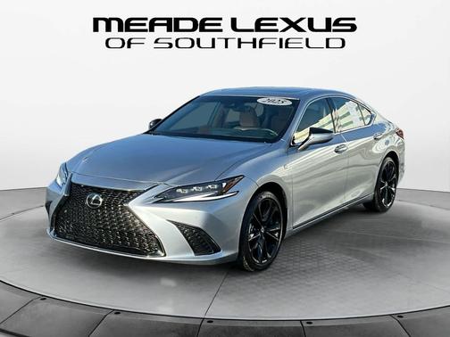 2025 Lexus ES 300h F SPORT Design