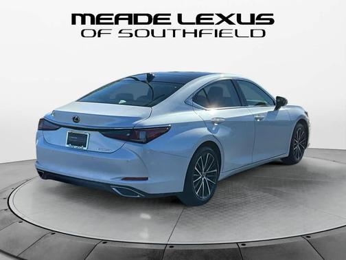 2023 Lexus ES 350 Base