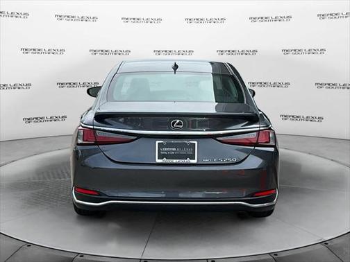 2022 Lexus ES 250 Base