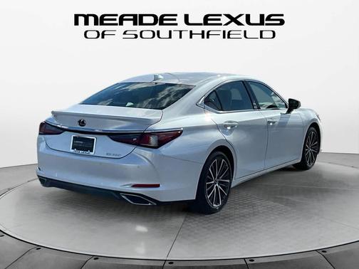 2023 Lexus ES 350 Base