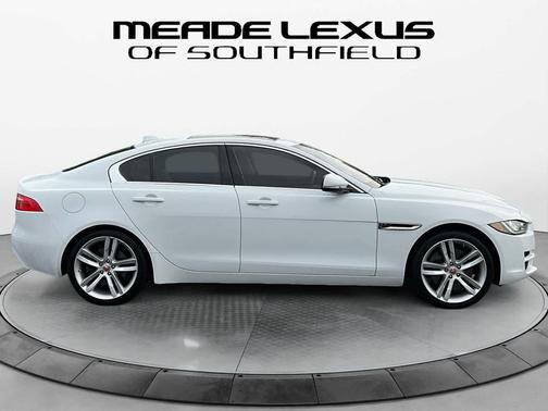 2017 Jaguar XE 35t Prestige