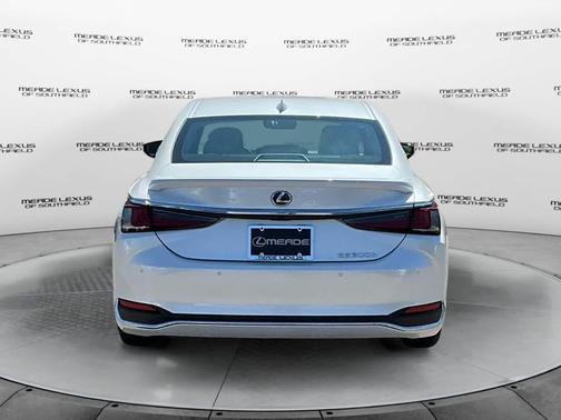 2024 Lexus ES 300h Ultra Luxury