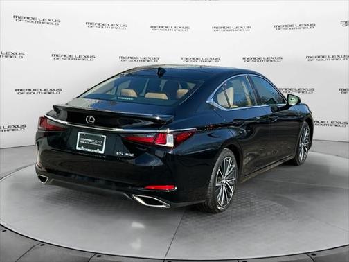 2022 Lexus ES 350 Base